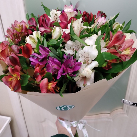 Букет из 15 Альстромерий микс