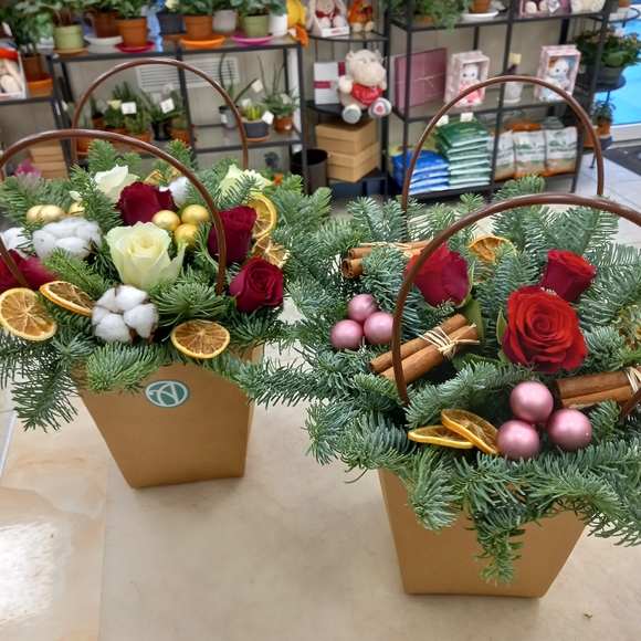 Новогодняя сумочка с красными кенийскими розами - S