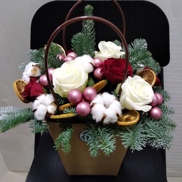 Новогодняя сумочка с красными кенийскими розами - L