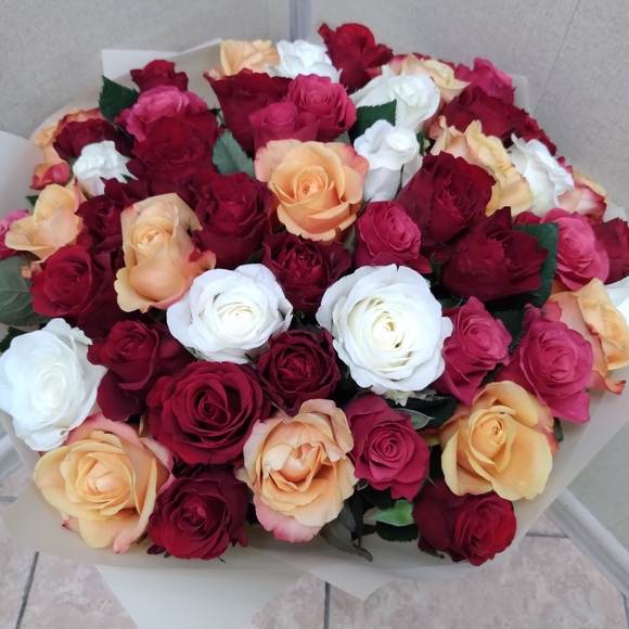 Букет из 51 розы микс 50 см (Кения) 