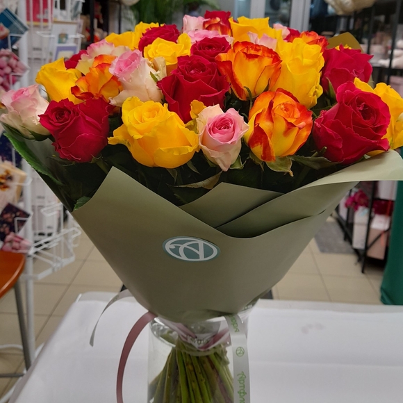 35 роз микс 50 см (Кения)