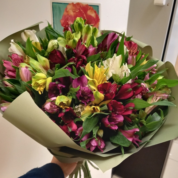 Букет из 25 альстромерий микс