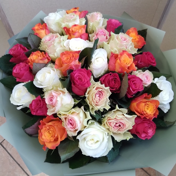 35 роз микс 50 см (Кения)