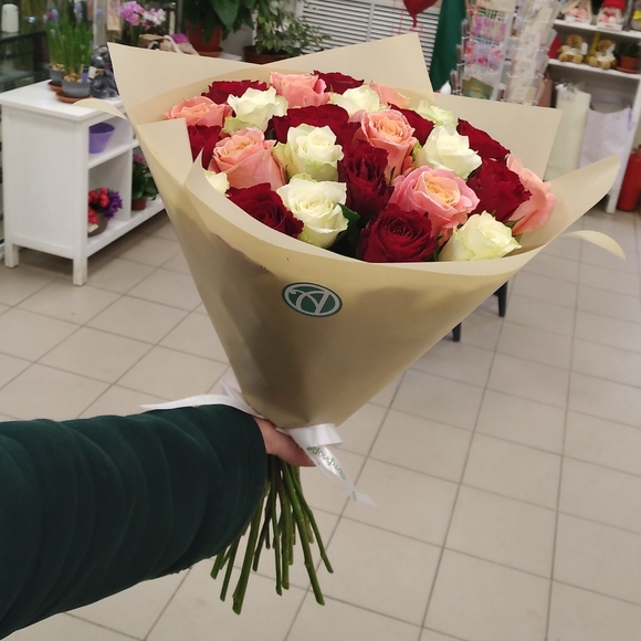 Букет из 25 роз микс 50 см (Кения)