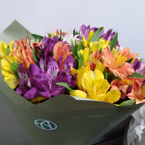 Букет из 25 альстромерий микс