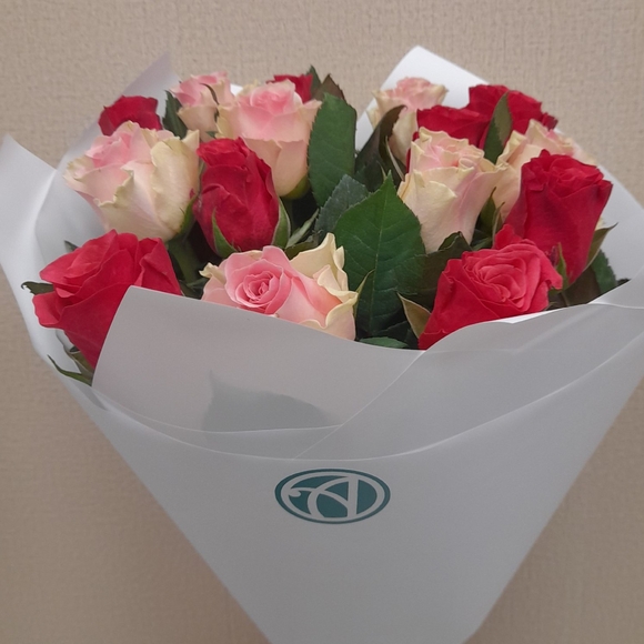 Букет из 15 роз розовый микс 50 см (Кения)