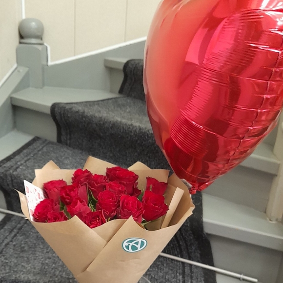 Набор размер M с букетом 15 роз Кения (50 см)