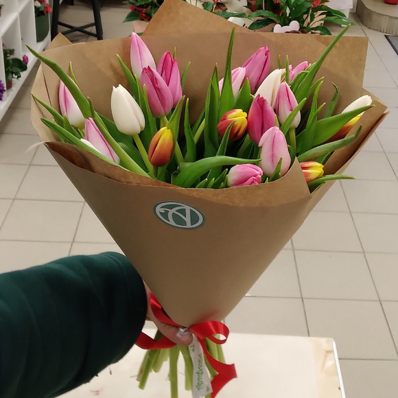 Букет из 15 тюльпанов нежный микс