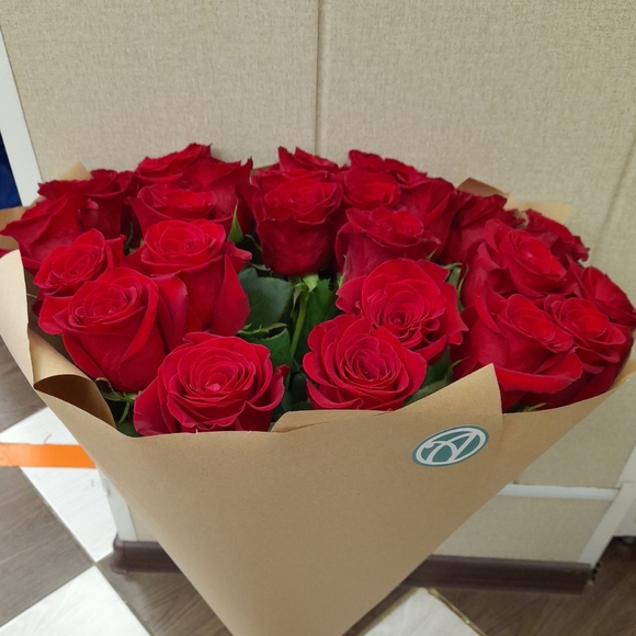 Букет из 25 красных роз 50 см (Эквадор)
