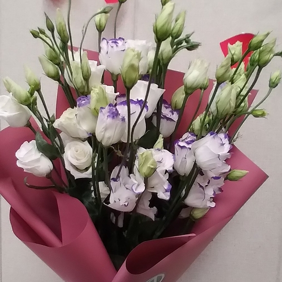 Букет из 9 лизиантусов микс