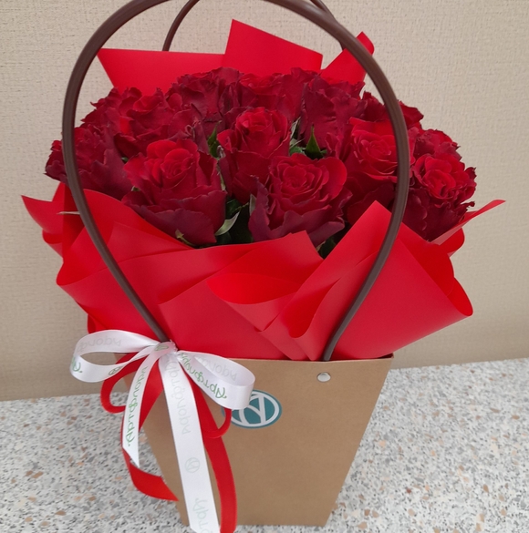 Цветочная сумочка с красными розами - S