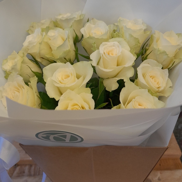 Цветочная сумочка с белыми розами - S