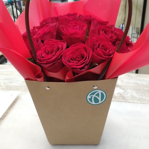 Цветочная сумочка с красными розами - S