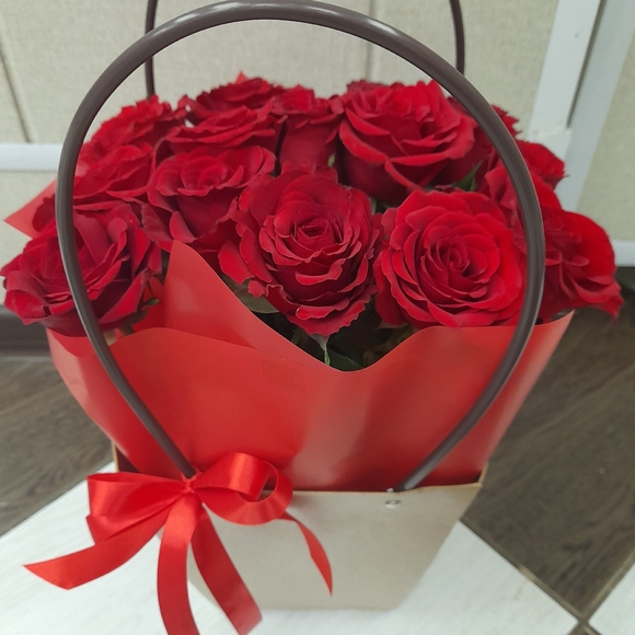 Цветочная сумочка с красными розами - S