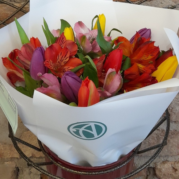Букет из тюльпанов и альстромерии микс - S