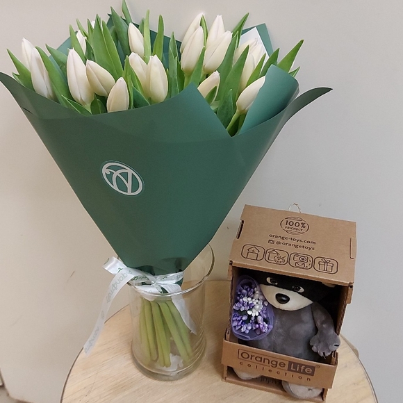 Букет из 25 белых тюльпанов