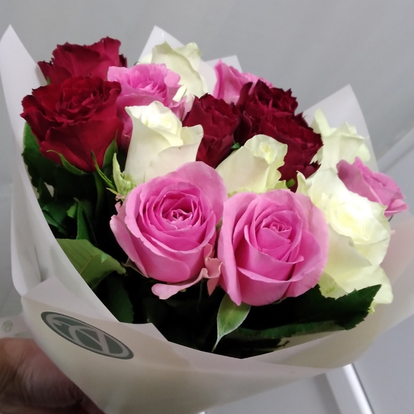 Букет из 15 роз розовый микс 50 см (Кения)