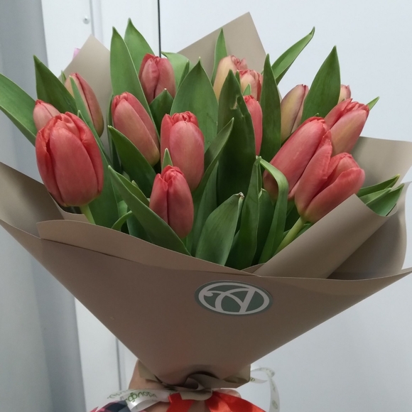 Букет из 15 красных тюльпанов