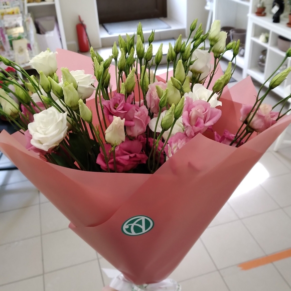 Букет из 9 лизиантусов микс