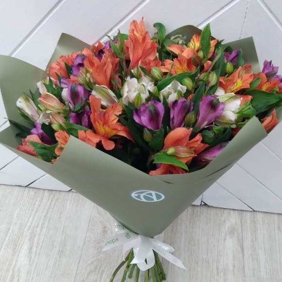 Букет из 25 альстромерий микс