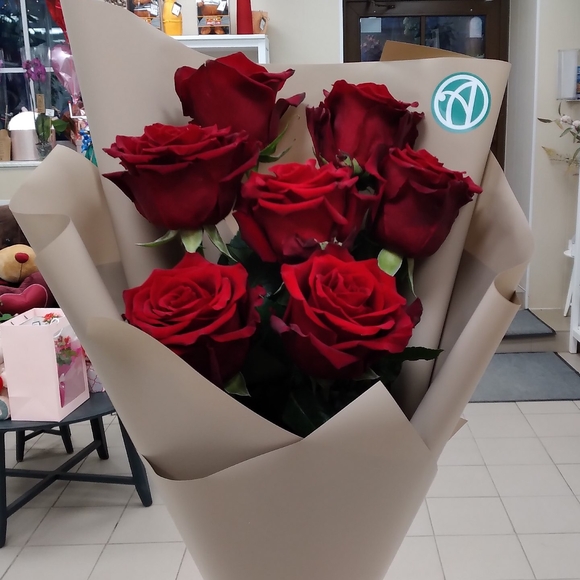 Букет из 7 красных роз 50 см (Эквадор)