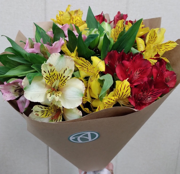 Букет из 9 альстромерий микс