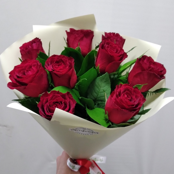 Алый букет-комплимент