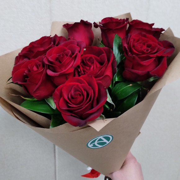 Букет-комплимент из алых роз