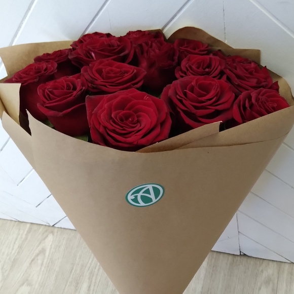 Букет из 15 красных роз 50 см (РФ)