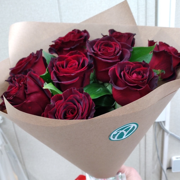 Букет-комплимент из алых роз