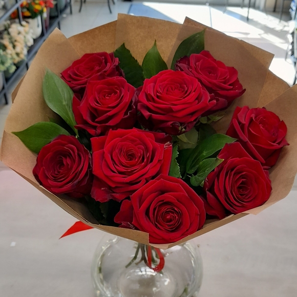 Букет-комплимент из алых роз