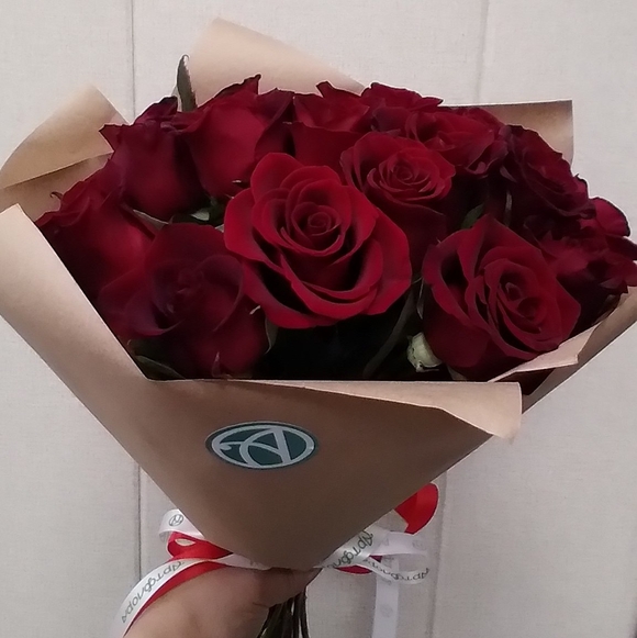 Букет из 15 красных роз 50 см (РФ)