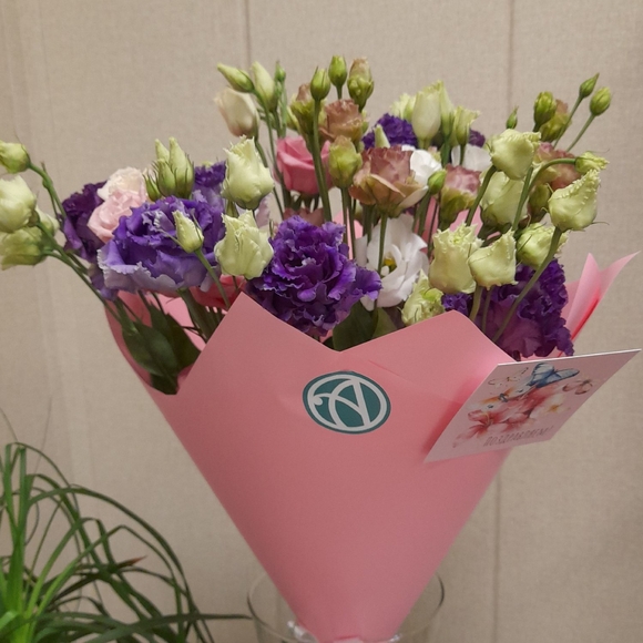 Букет из 9 лизиантусов микс