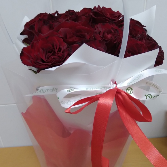 Цветочная сумочка с 15 красными розами (РФ)