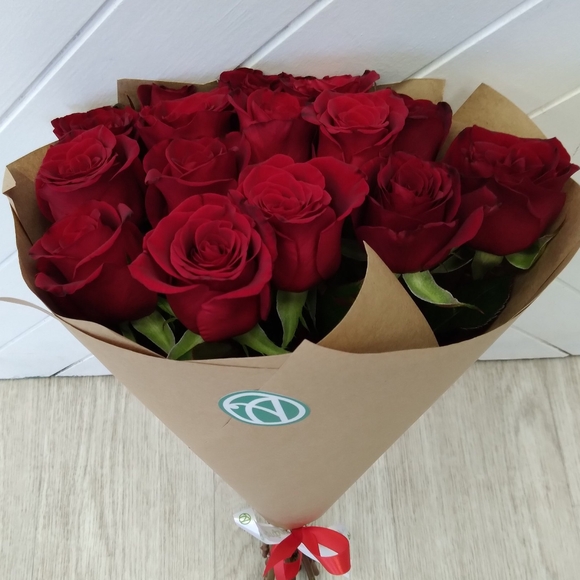 Букет из 15 красных роз 50 см (РФ)