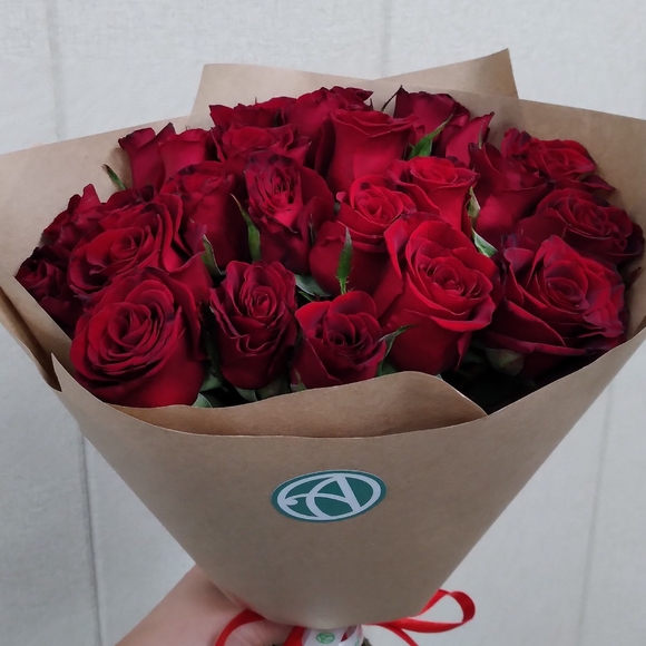 Букет из 25 красных роз 50 см (РФ)