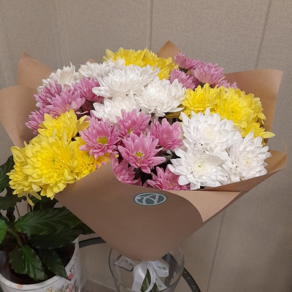 Букет из 9 кустовых хризантем микс