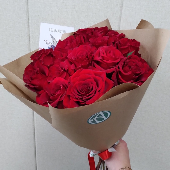 Букет из 15 красных роз 50 см (РФ)