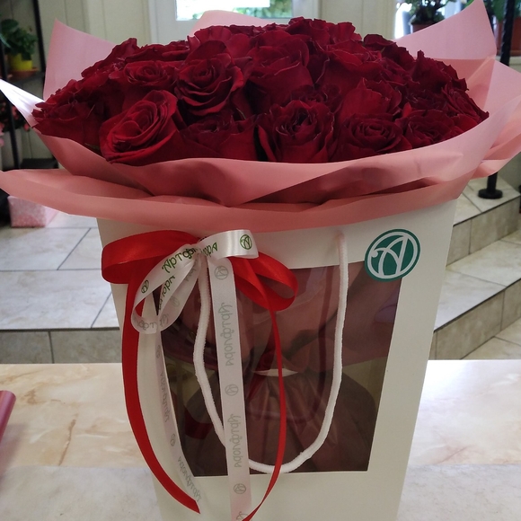 Цветочная сумочка с 35 красными розами (РФ)