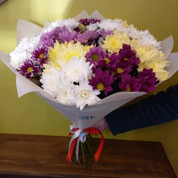 Букет из 15 кустовых хризантем микс