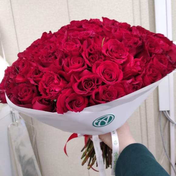 Букет из 101 красной розы 50 см (РФ)