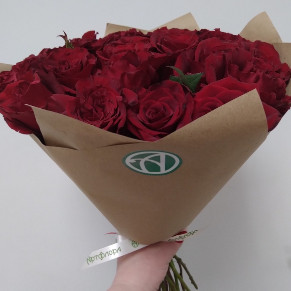 Букет из 25 красных роз 50 см (РФ)