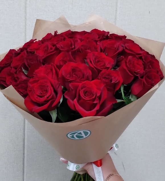 Букет из 25 красных роз 50 см (РФ)