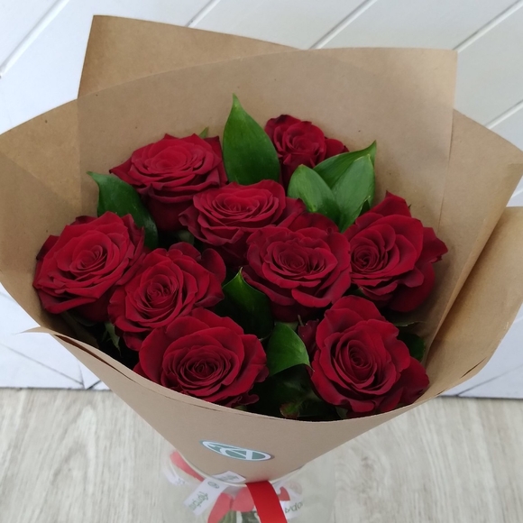Букет-комплимент из алых роз