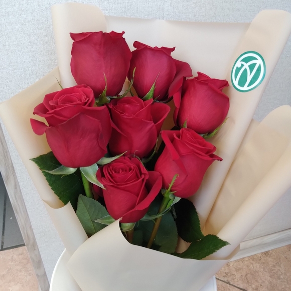 Букет из 7 красных роз 50 см (Эквадор)