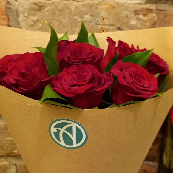 Букет-комплимент из алых роз