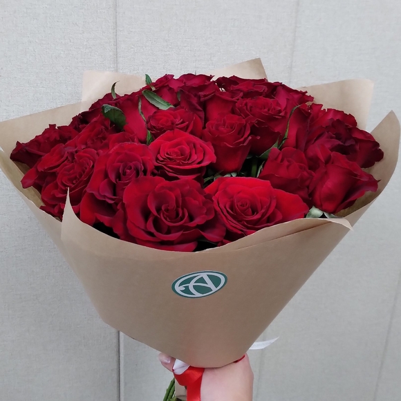 Букет из 25 красных роз 50 см (РФ)