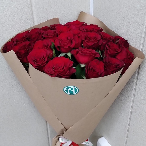 Букет из 25 красных роз 50 см (РФ)