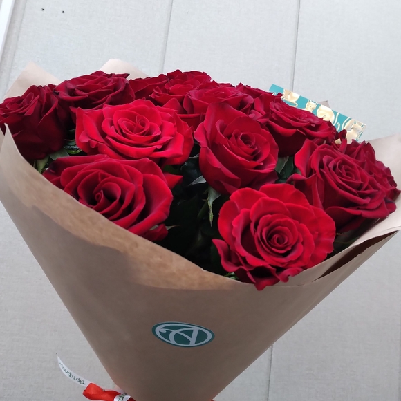 Букет из 15 красных роз 50 см (РФ)