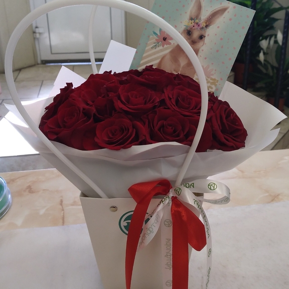 Цветочная сумочка с 15 красными розами (РФ)